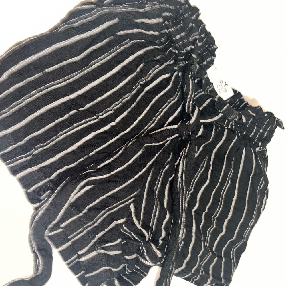 Hollister Charcoal and White Striped Shorts Size Small - Picture 3 of 4